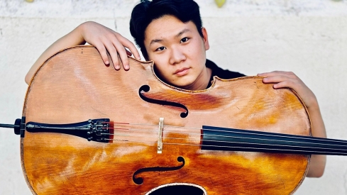 El ponferradino Jun Hyung Lee gana el Concurso de Violoncello Soncello