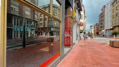 Gómez Nuñez no despega comercialmente tras su remodelación y ordenación viaria. Más negocios bajan la persiana en esta arteria de Ponferrada