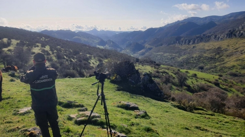 Interceptan varias motos circulando fuera de pista en el monte de La Robla (León) 