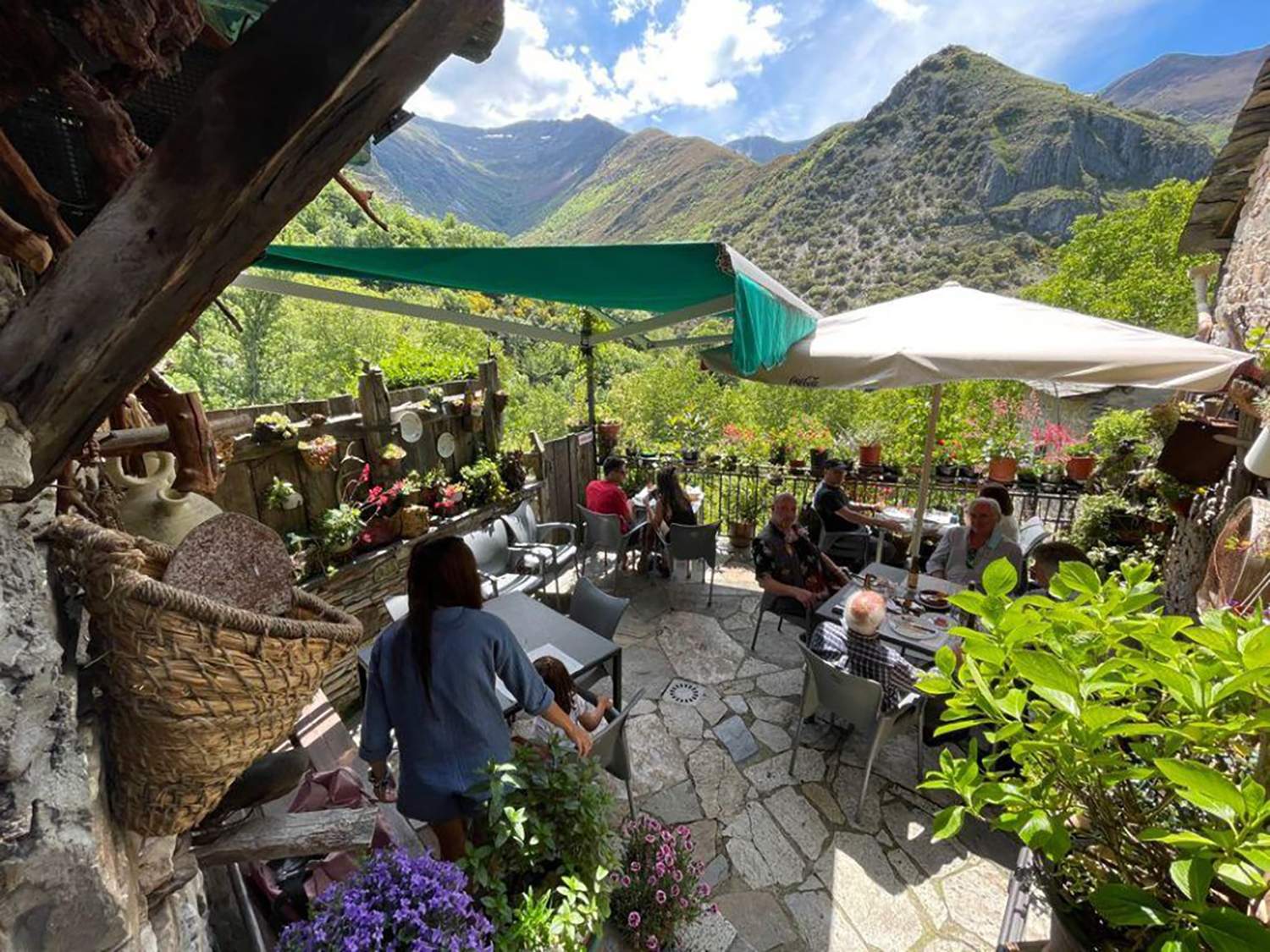 Terraza Cantina de Peñalba 