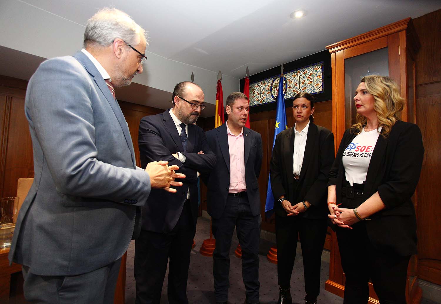  Pleno Ayuntamiento Ponferrada. De izquierda a derecha, Olegario Ramón (PSOE), Marco Morala (PP), Iván Alonso (CB), Lidia Coca (PP) y Patricia González (Vox).