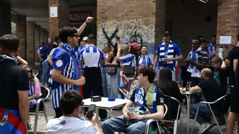 Los aficionados de la Ponferradina en la previa al derbi (7) Los aficionados de la Ponferradina en la previa al derbi (7)
