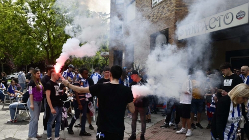 Los aficionados de la Ponferradina en la previa al derbi Los aficionados de la Ponferradina en la previa al derbi