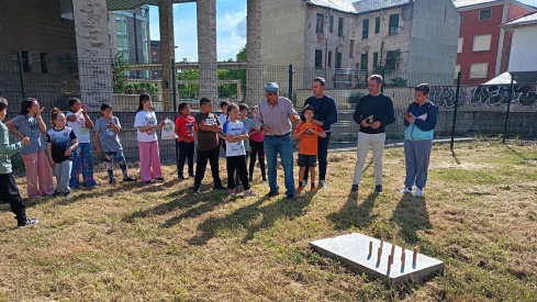 Presentación del fomento de juegos tradicionales entre escolares de Ponferrada