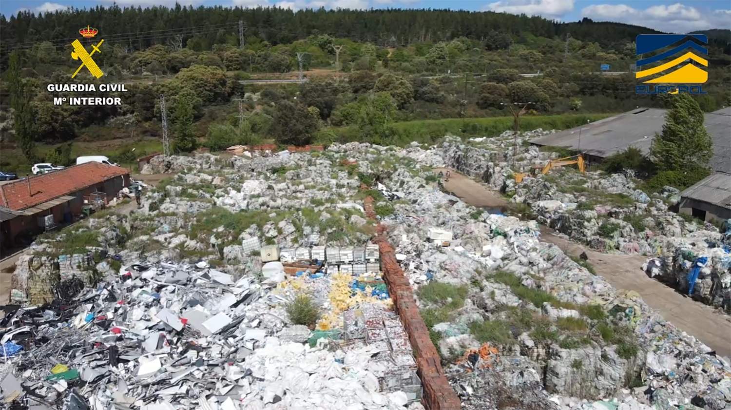 Un vertedero ilegal en El Bierzo destapa una organización criminal de tráfico ilegal de plásticos.