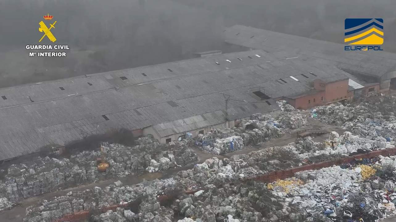 Un vertedero ilegal en El Bierzo destapa una organización criminal de tráfico ilegal de plásticos 1