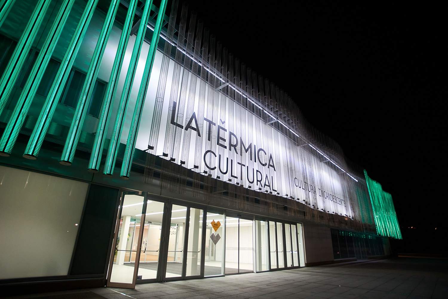 La Térmica Cultural de noche