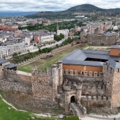 El Castillo de Ponferrada | Ponferrada ya es Bien de Interés Cultural: la Junta aprueba su declaración como Conjunto Histórico El Castillo de Ponferrada | Ponferrada ya es Bien de Interés Cultural: la Junta aprueba su declaración como Conjunto Histórico