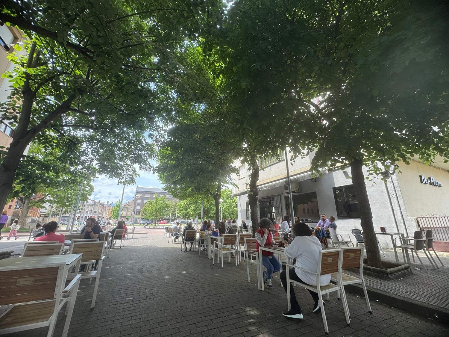 Terraza bar Plaza (Cuatrovientos)