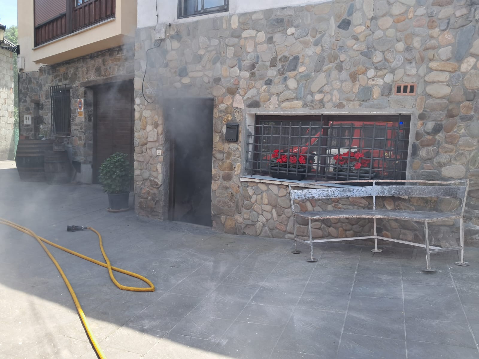 Incendio de una vivienda en Molinaseca 