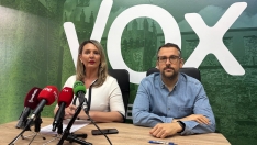 Los concejales de Vox Ponferrada, Patricia González y Gerardo González