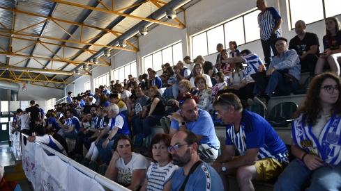 La afición de la Ponferradina en el pabellón en El Toraín La afición de la Ponferradina en el pabellón en El Toraín