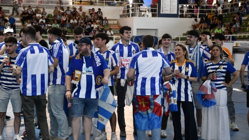 La afición de la Ponferradina en el pabellón en El Toraín La afición de la Ponferradina en el pabellón en El Toraín