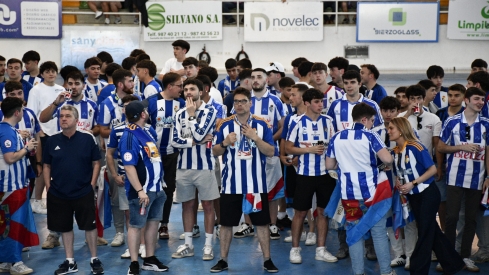 La afición de la Ponferradina en el pabellón en El Toraín La afición de la Ponferradina en el pabellón en El Toraín