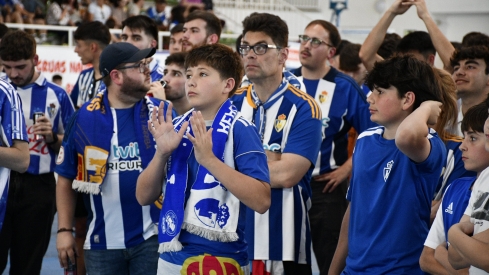 La afición de la Ponferradina en el pabellón en El Toraín La afición de la Ponferradina en el pabellón en El Toraín