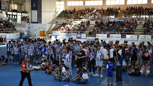 La afición de la Ponferradina en el pabellón en El Toraín La afición de la Ponferradina en el pabellón en El Toraín