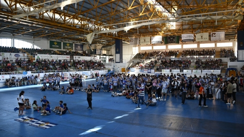 La afición de la Ponferradina en el pabellón en El Toraín La afición de la Ponferradina en el pabellón en El Toraín
