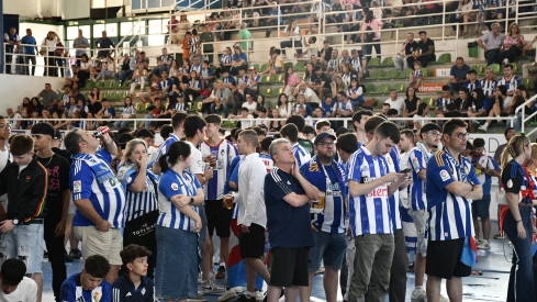La afición de la Ponferradina en el pabellón en El Toraín La afición de la Ponferradina en el pabellón en El Toraín