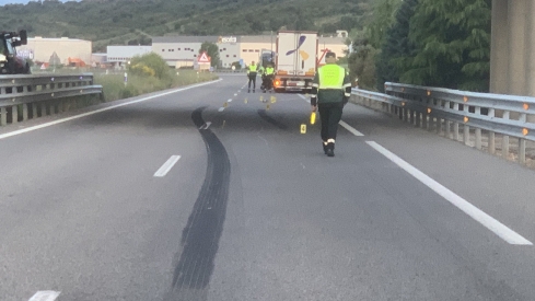 Fallece una persona atropellada por un camión en la A-6 a la altura de Bembibre