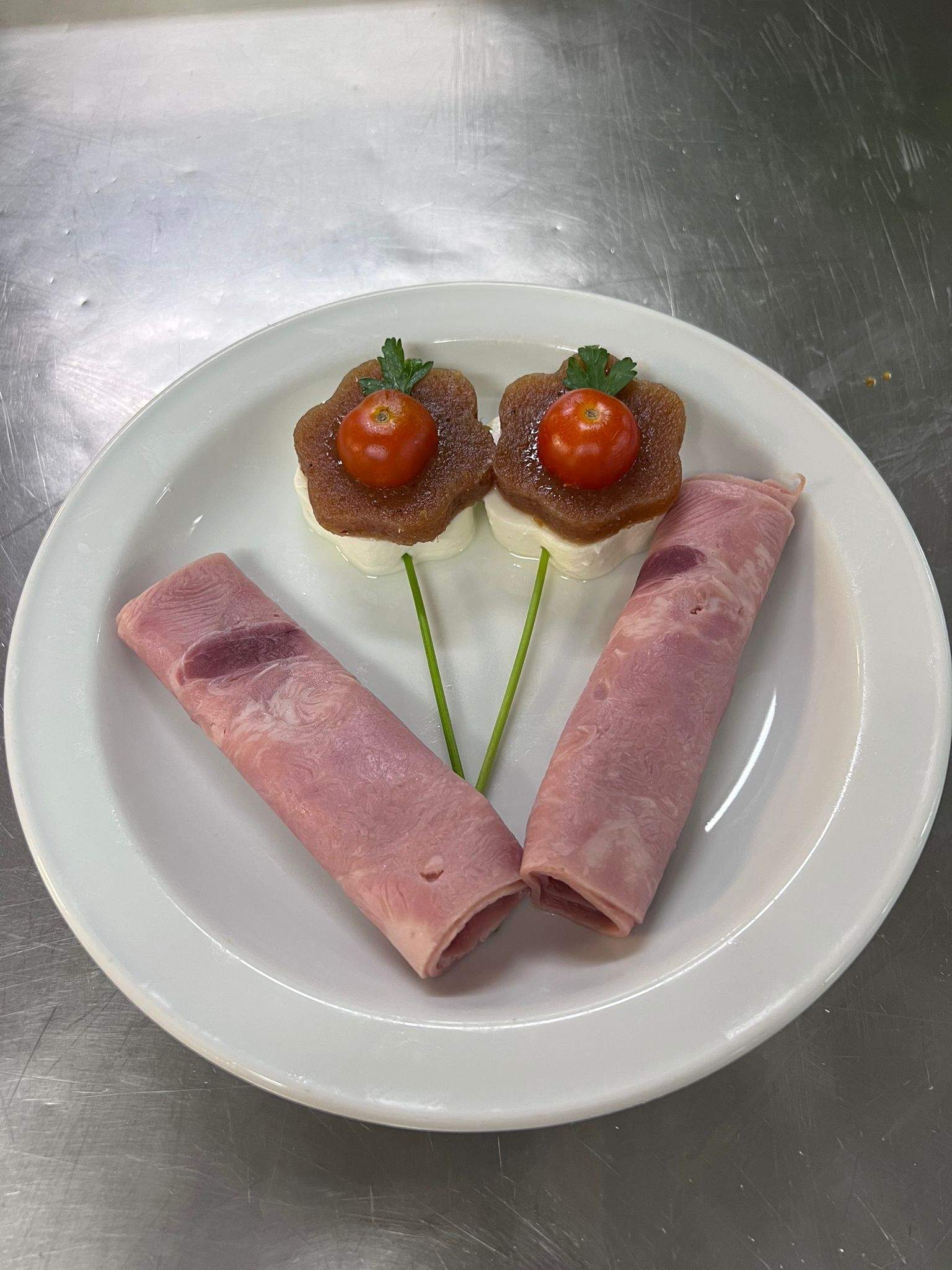 Flor de membrillo, queso y jamón york Flor de membrillo, queso y jamón york