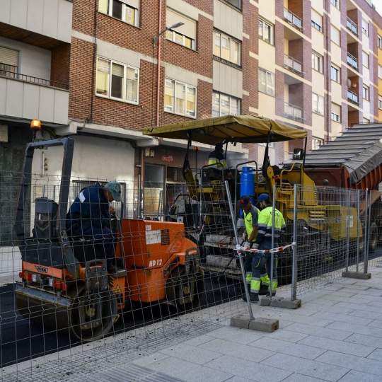 Obras en Obispo Osmundo | El paro en la provincia de León desciende en más de 600 personas y se acerca a la barrera de los 20.000 desempleados