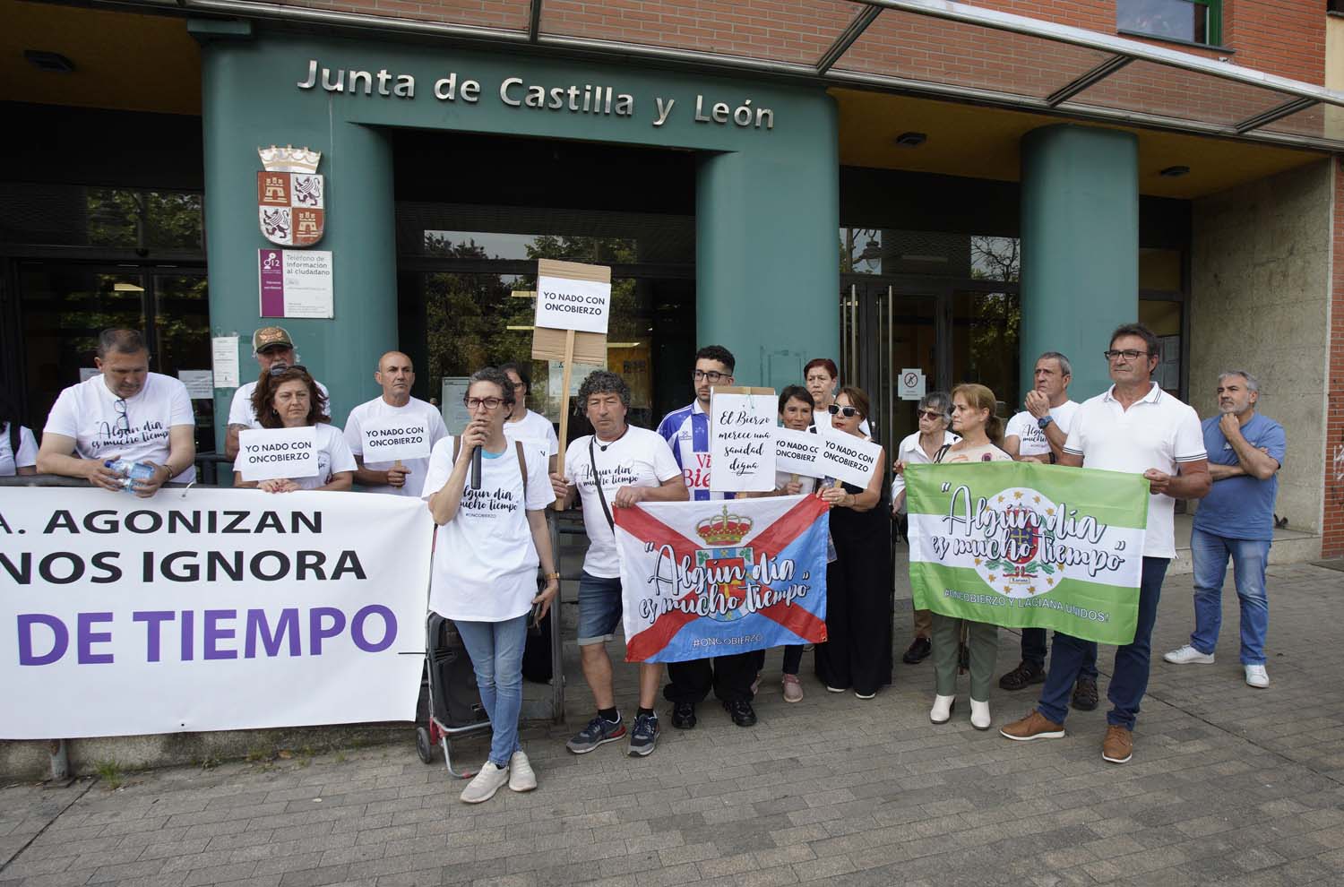 César Sánchez ICAL. Concentración de a plataforma Oncobierzo frente a la sede de la Junta en Ponferrada (4) César Sánchez ICAL. Concentración de a plataforma Oncobierzo frente a la sede de la Junta en Ponferrada (4)