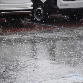 Granizo en Ponferrada | Una fuerte granizada daña la luna de una decena de vehículos en la A-231 y A-67, a la altura de Osorno (Palencia)