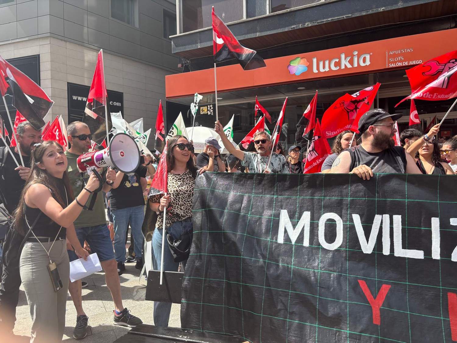 Concentración contra el ERE de Teleperformance en Ponferrada 4