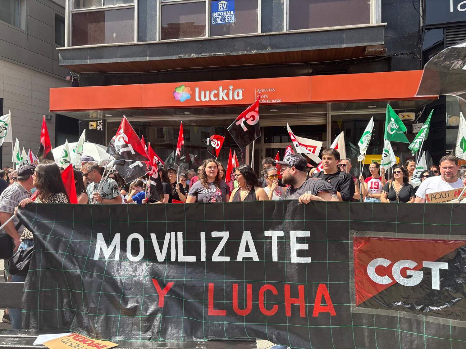 Concentración contra el ERE de Teleperformance en Ponferrada 5