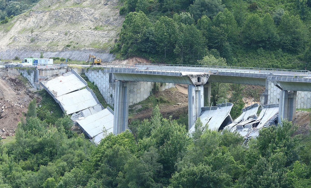 Reuni�obre el colapso por el derrumbe del viaducto de la A-6