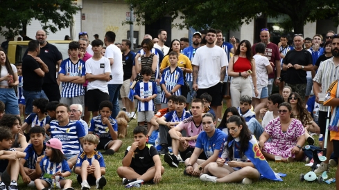 Pantalla en La Rosaleda para animar a la Ponferradina (36)