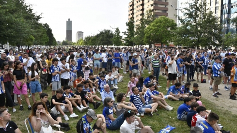 Pantalla en La Rosaleda para animar a la Ponferradina (57)