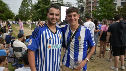 Pantalla en La Rosaleda para animar a la Ponferradina (100)