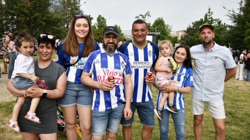 Pantalla en La Rosaleda para animar a la Ponferradina (106)