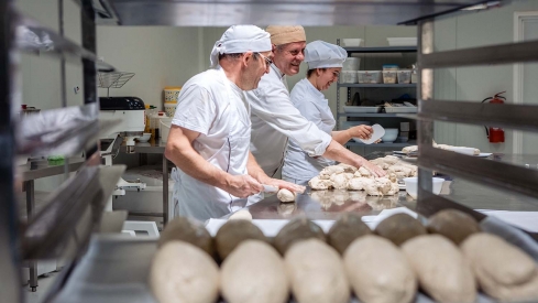 Concha Ortega ICAL. Obrador de la panadería artesana sin gluten 'Massa Mater' en Agreda (Soria)