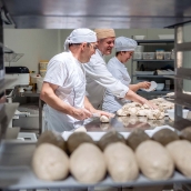 Concha Ortega ICAL. Obrador de la panadería artesana sin gluten 'Massa Mater' en Agreda (Soria)