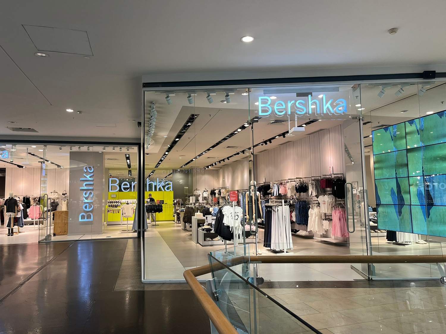 Tienda de Bershka en El Rosal de Ponferrada 3