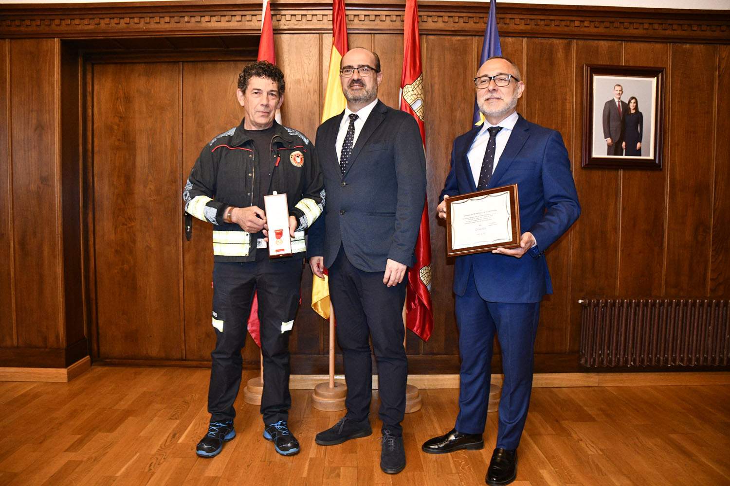 Entrega de Medalla Oro a Bomberos de Ponferrada por participación en la DANA (3)