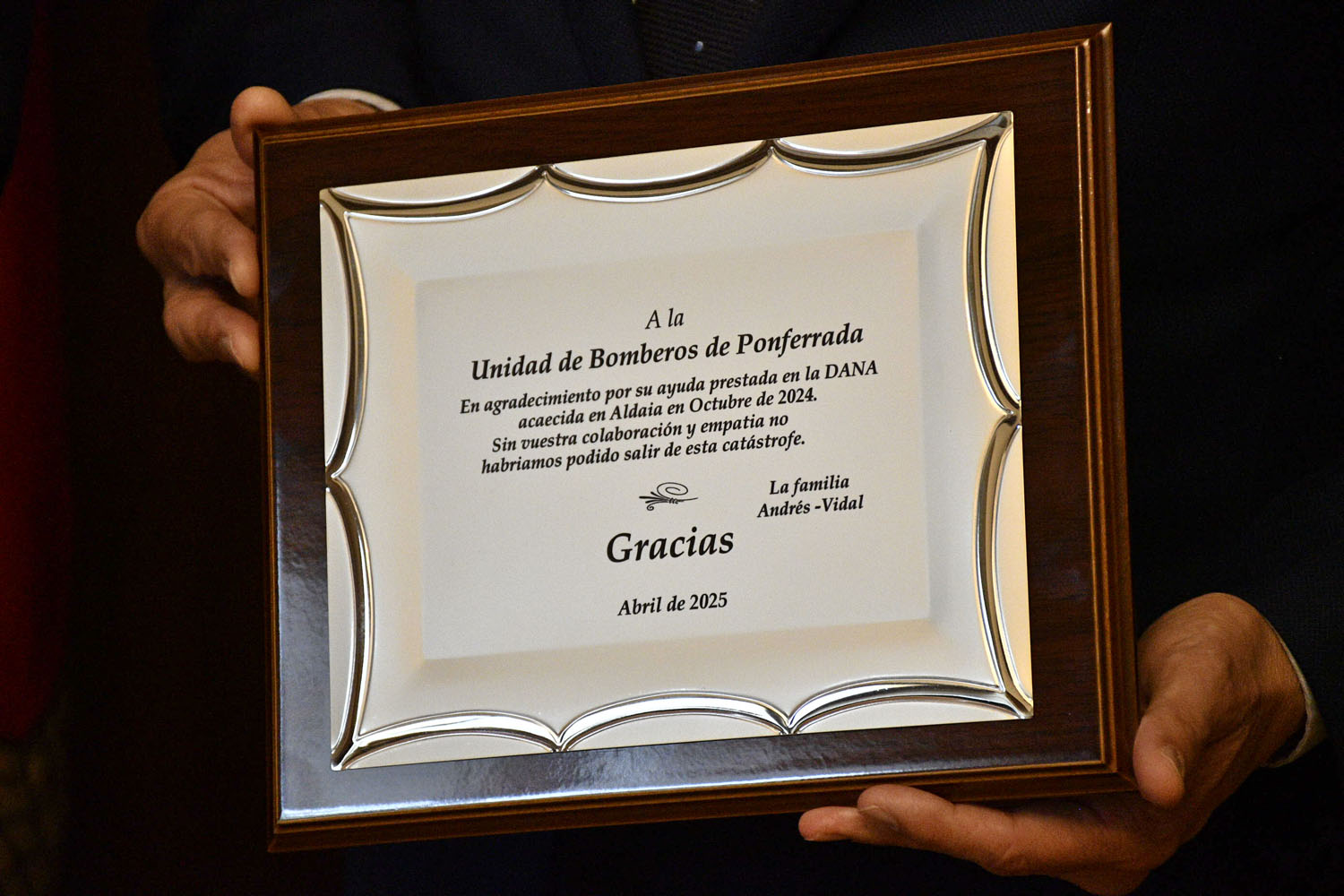 Entrega de Medalla Oro a Bomberos de Ponferrada por participación en la DANA (4)