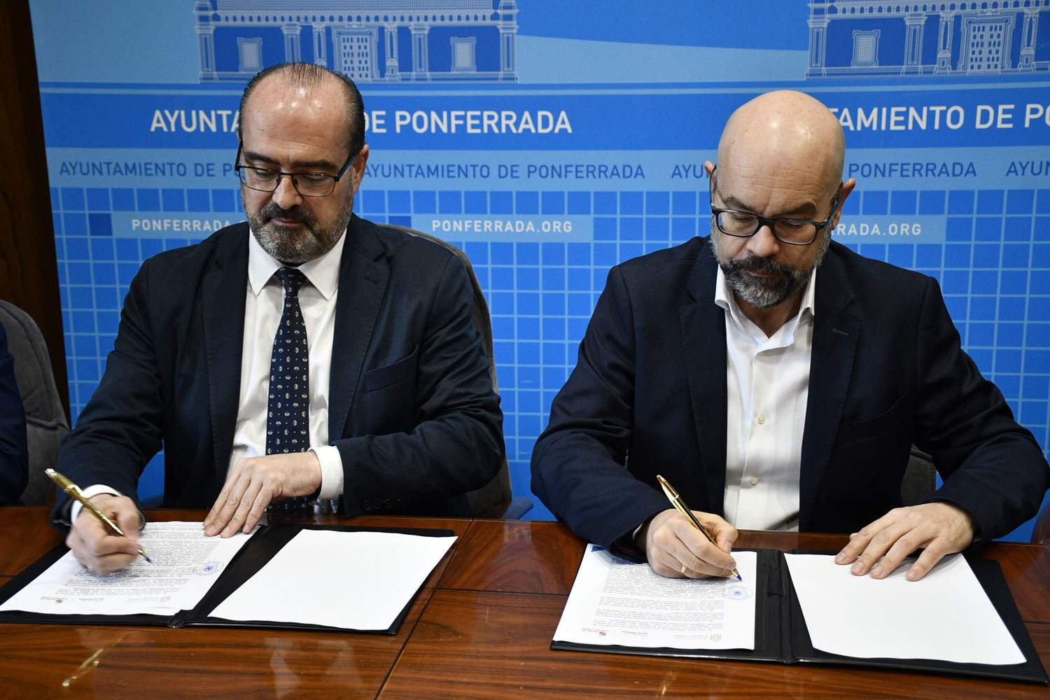 Entrega de Medalla Oro a Bomberos de Ponferrada por participación en la DANA (6)