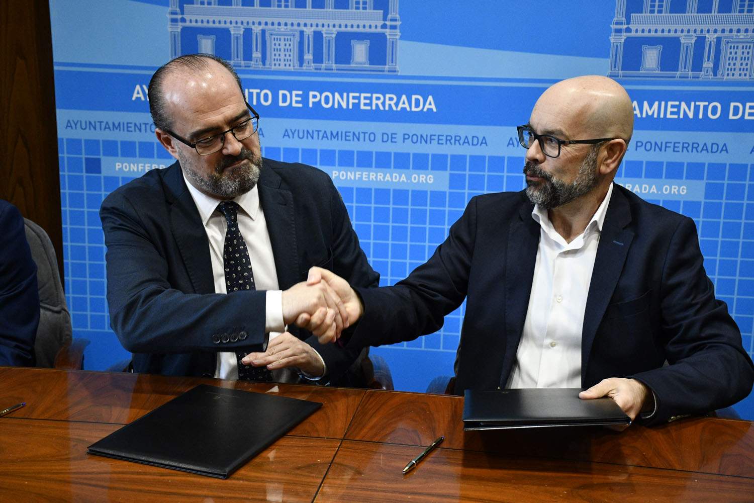 Convenio entre el Ayuntamiento de Ponferrada y la Fundación Santa Bárbara para la formación de bomberos en túneles