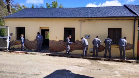 Trabajos de rehabilitación de las antiguas escuelas de Valdefrancos