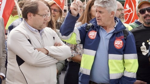 Concentración de los trabajadores de Azucarera en La Bañeza (León) (3)
