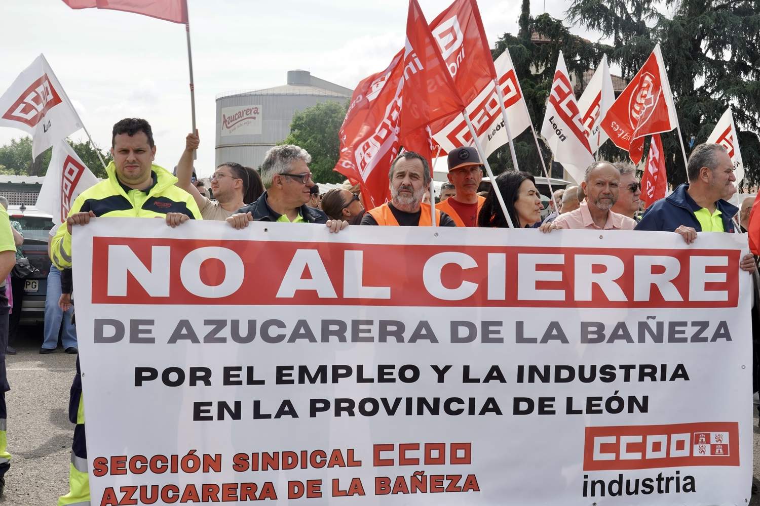 Concentración de los trabajadores de Azucarera en La Bañeza (León) (4)