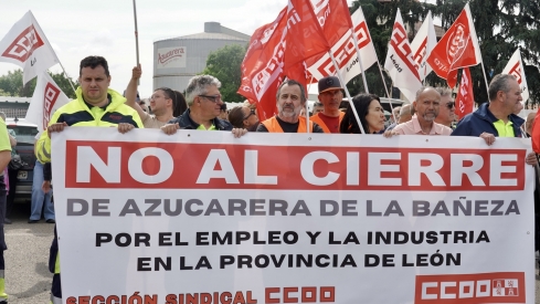 Concentración de los trabajadores de Azucarera en La Bañeza (León) (4)