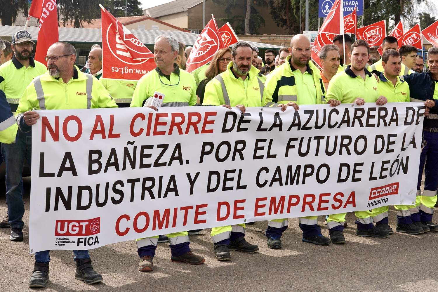 Concentración de los trabajadores de Azucarera en La Bañeza (León) (7)