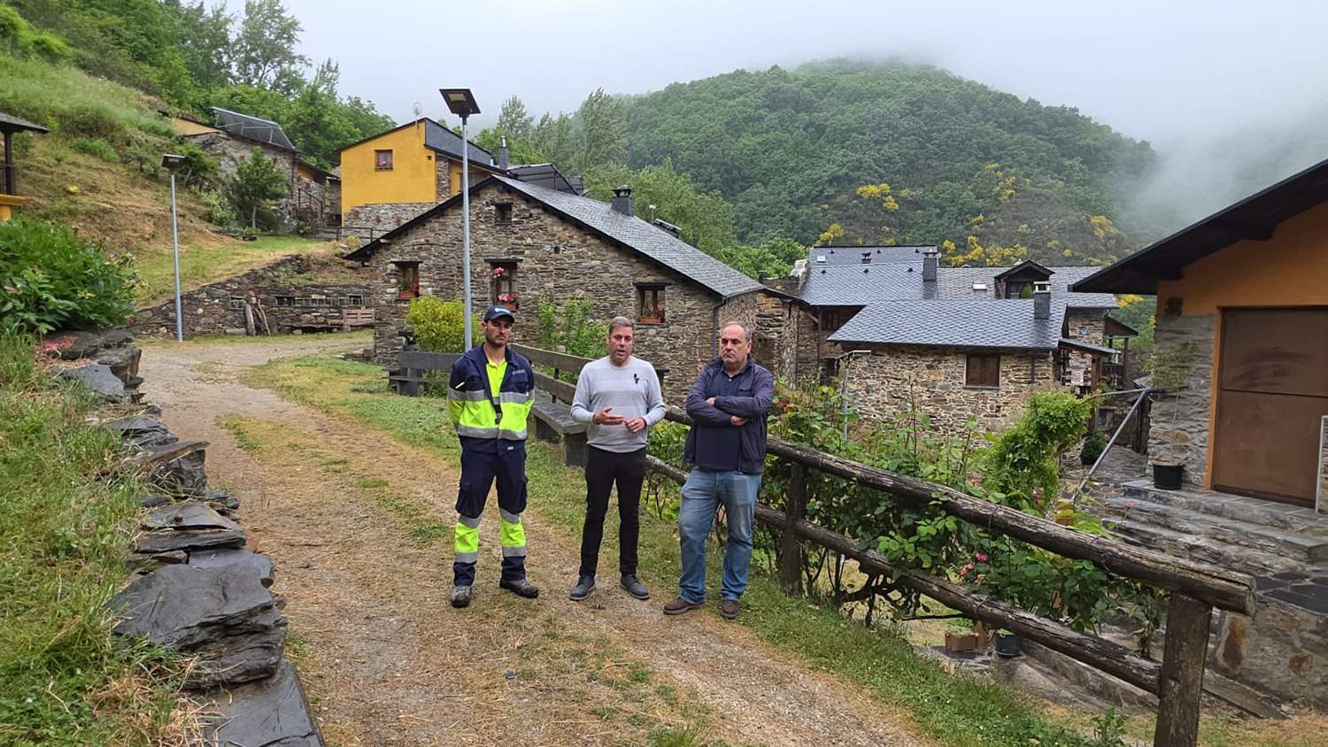 Alumbrado San Adrián de Valdueza.