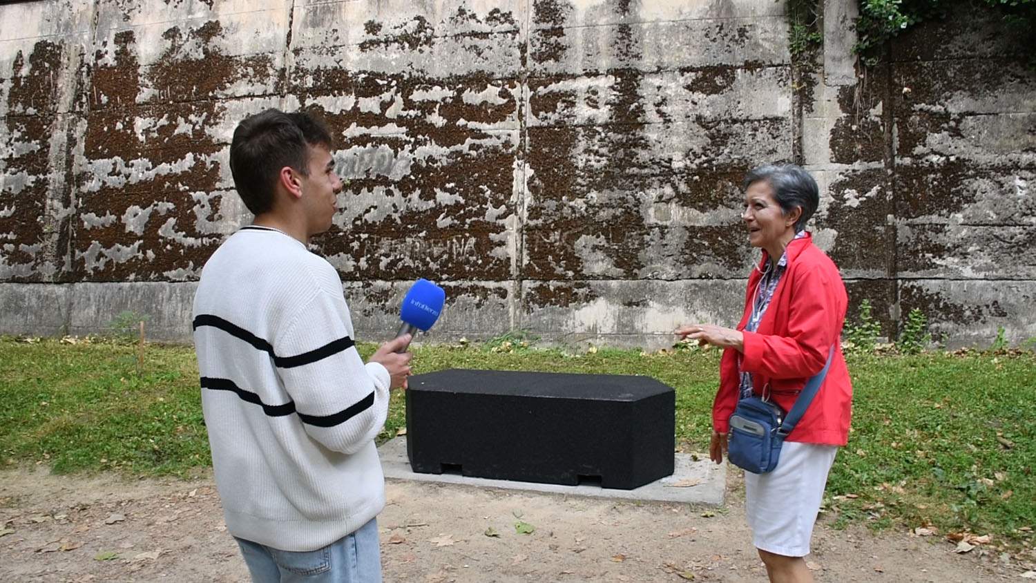 Nuevos bancos en el paseo del río de Ponferrada (3)
