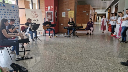 'Música para la salud' cierra su tercera edición llenando de armonía las salas de espera del Hospital del Bierzo