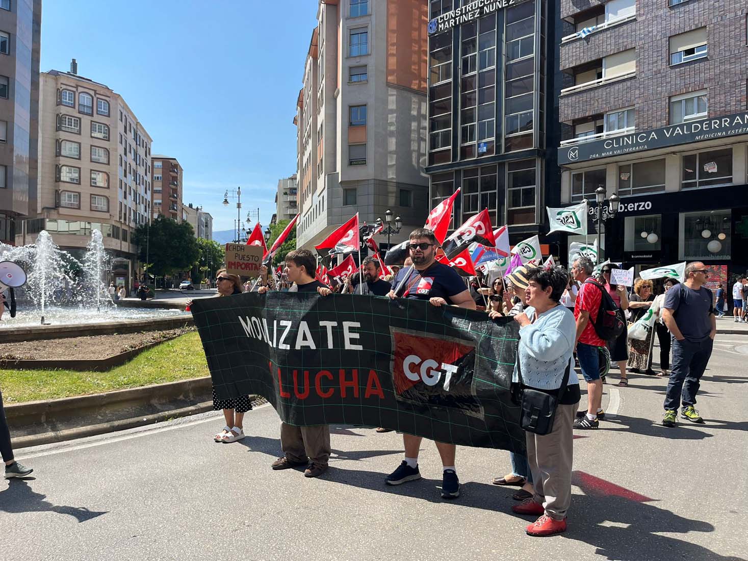 Concentración de CGT por el ERE de Teleperformance en Ponferrada 